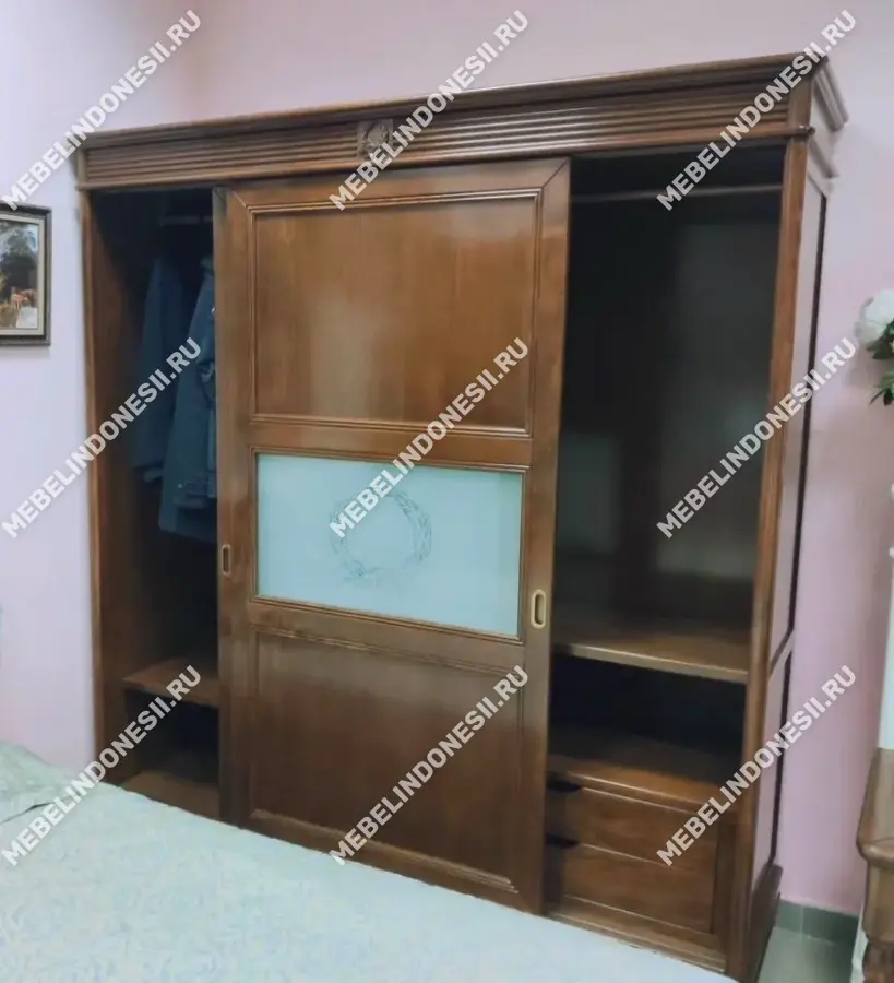 Шкаф-купе "Мария Сильва" Орех MS926  купить в интернет магазине Мебель из массива. Звоните +7 495 961-63-63 Шкафы для одежды из массива дерева